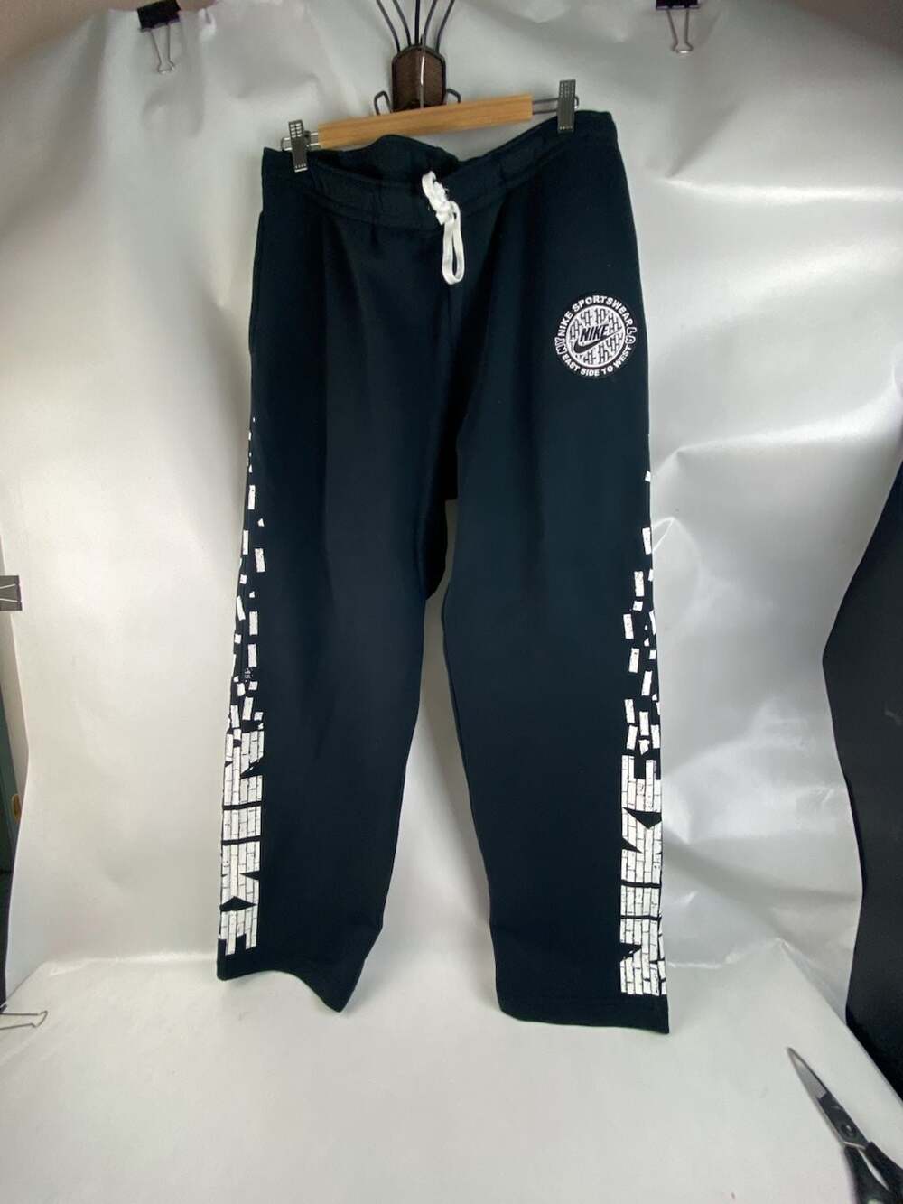 Nike Sportswear East Side to West Side Brick Logo Sweatpants XL